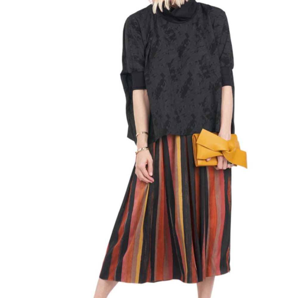 Buru Boxy Black Turtleneck